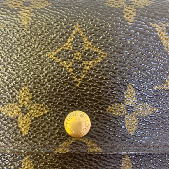 Louis Vuitton Sarah Wallet Corner wear and rubbing - Picture 6 of 11